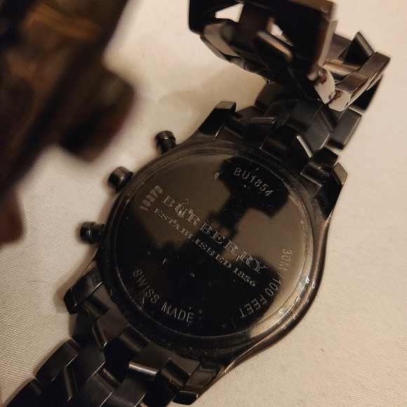 Burberry watch - Picture 4 of 6